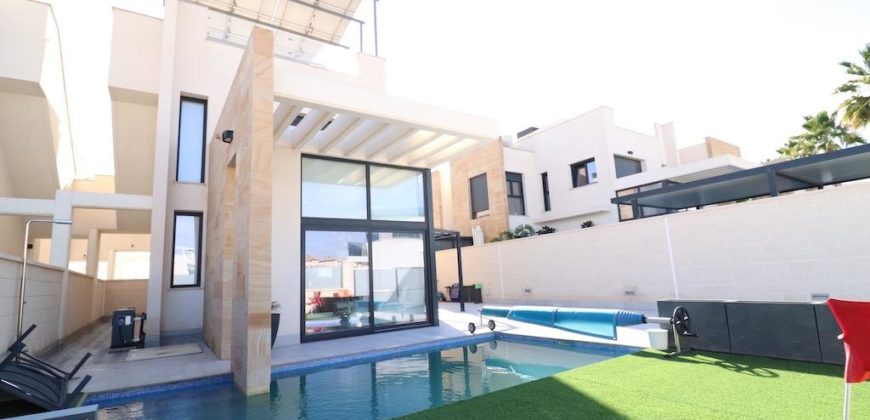 Villa à vendre à Lomas de Cabo Roig